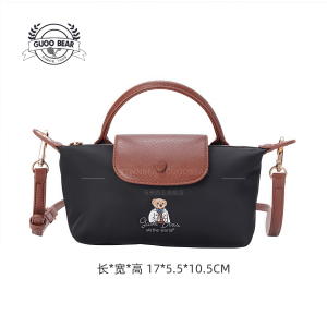 GU1471黑色尼龙布刺绣饺子型斜挎手机包S